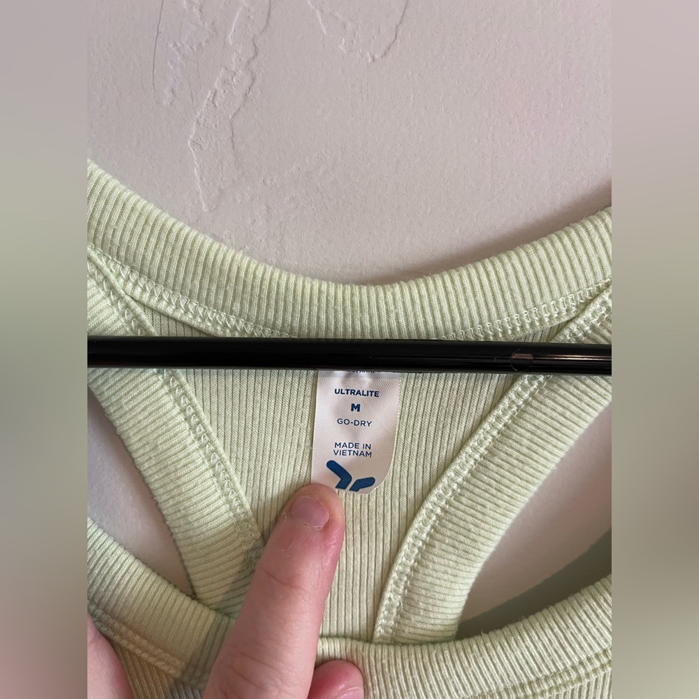Old Navy Ultra Lite Razorback - Picture 3 of 4